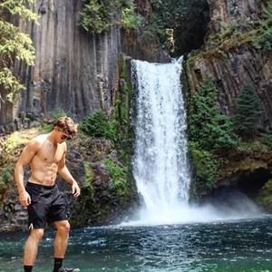 Meet your Posher, Sam